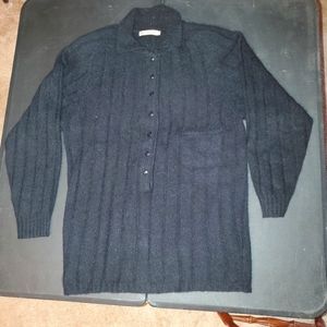 Cashlana sweater, size small. Black